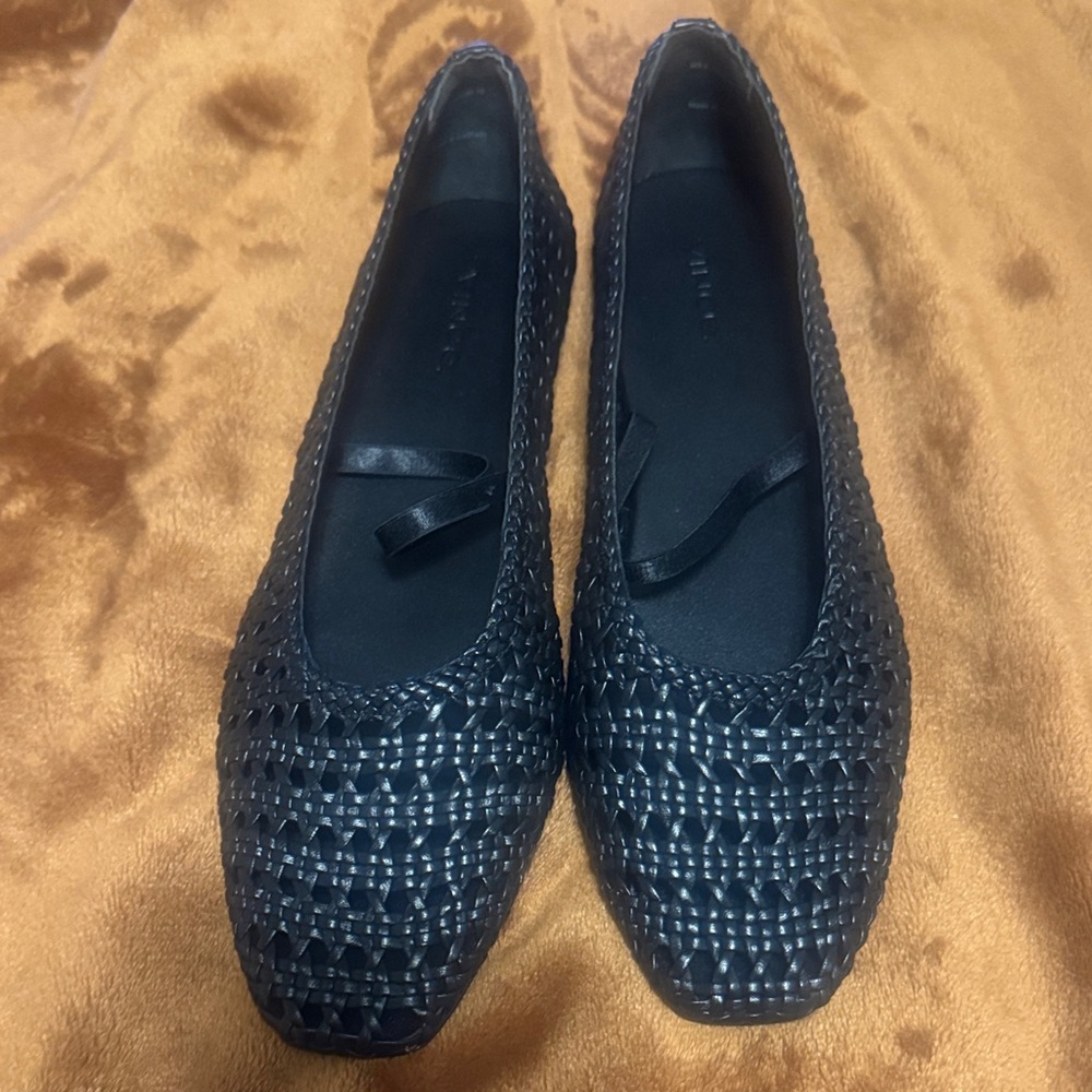 Vince Vivian Mary Jane Flats 8.5